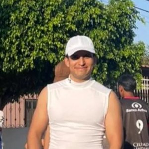 Roberto Flores, coordinador